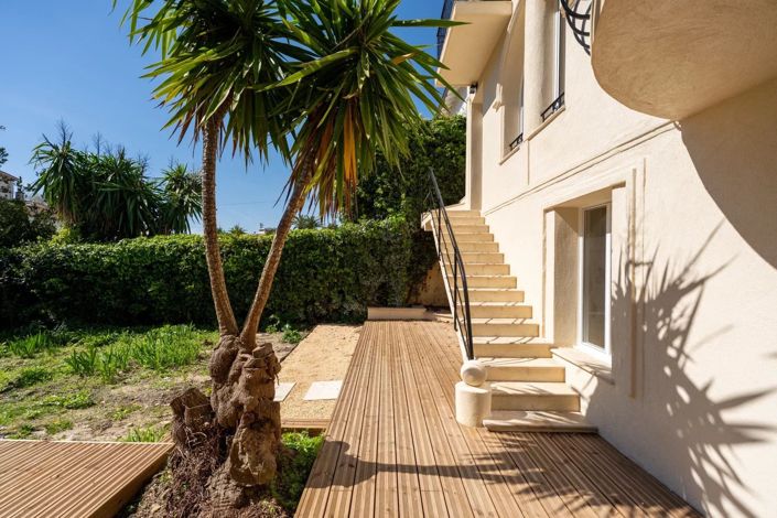 Image No.2-4 Bed House for sale
