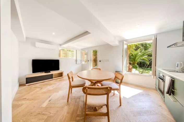 Image No.22-4 Bed House for sale