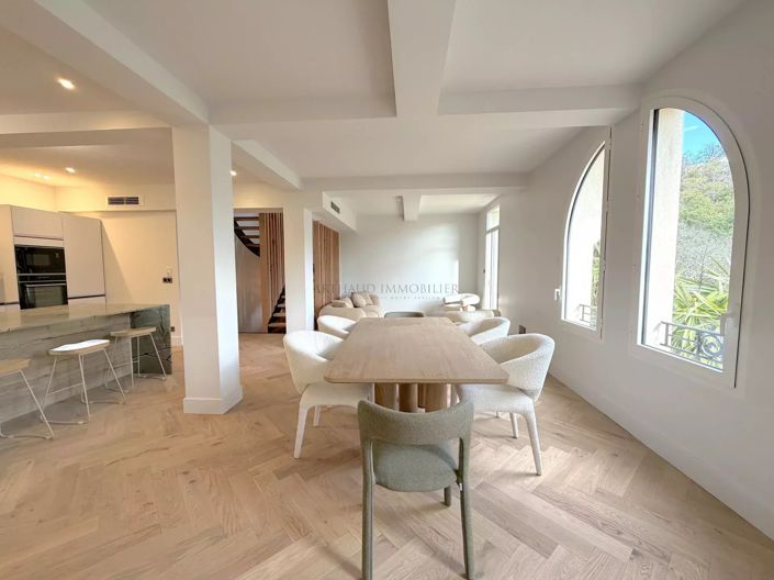 Image No.24-4 Bed House for sale