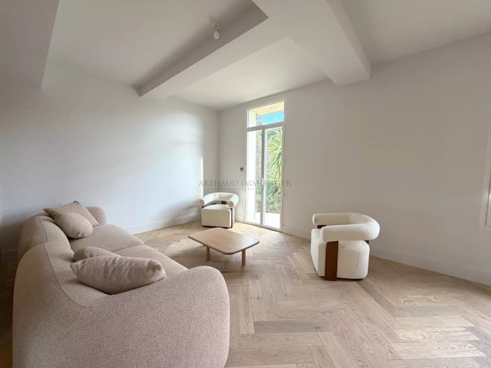 Image No.25-4 Bed House for sale