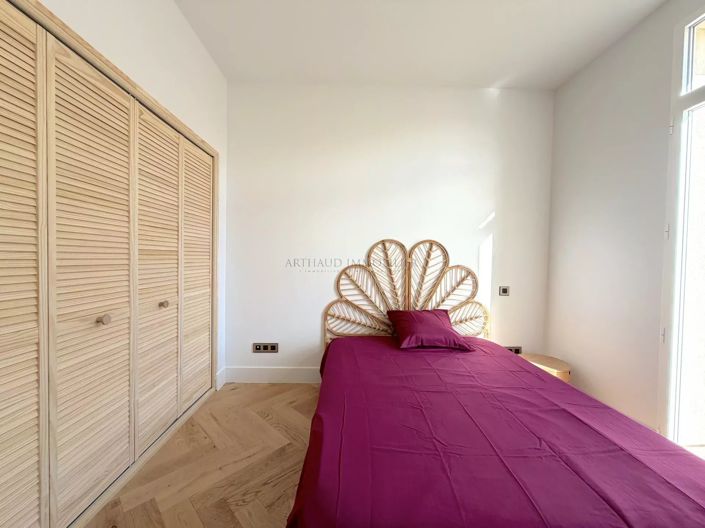 Image No.26-4 Bed House for sale