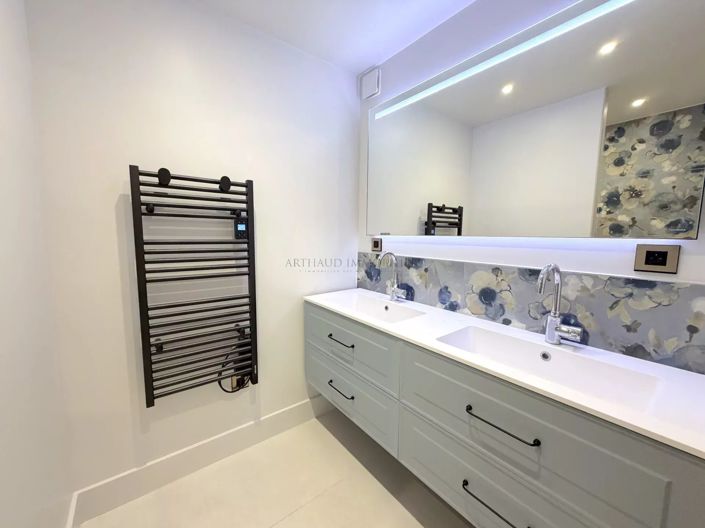 Image No.30-4 Bed House for sale