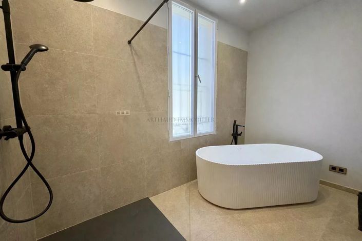 Image No.7-4 Bed House for sale