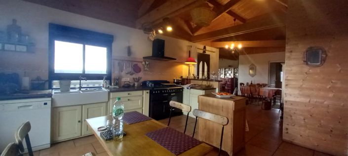 Image No.6-4 Bed House for sale