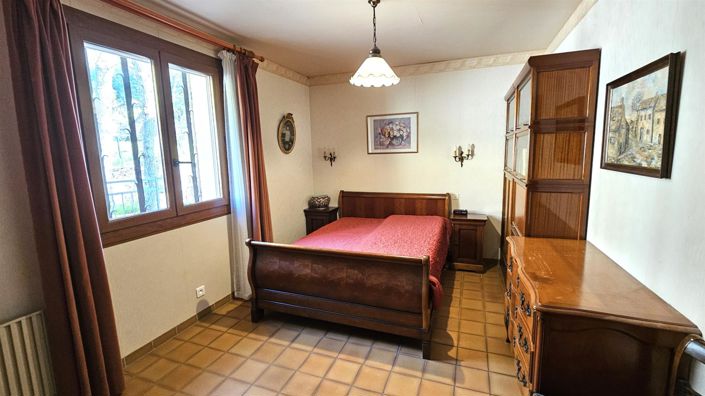 Image No.15-4 Bed House for sale