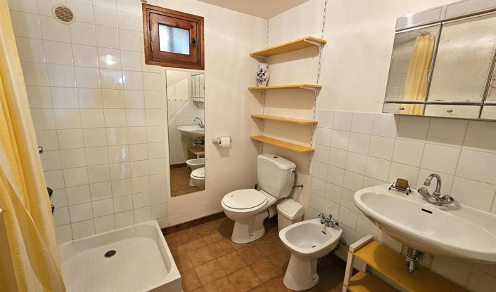 Image No.17-4 Bed House for sale