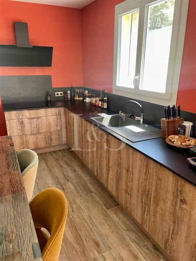 Image No.6-5 Bed House for sale