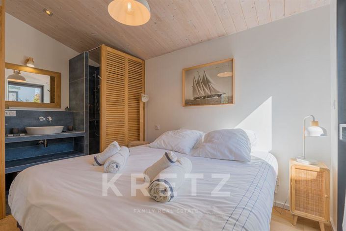 Image No.10-6 Bed House for sale