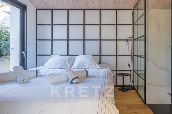 Image No.16-6 Bed House for sale