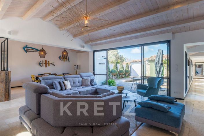 Image No.4-6 Bed House for sale