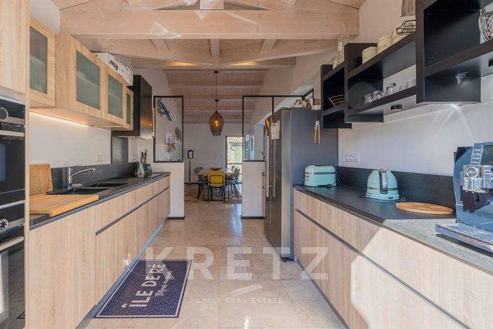 Image No.6-6 Bed House for sale