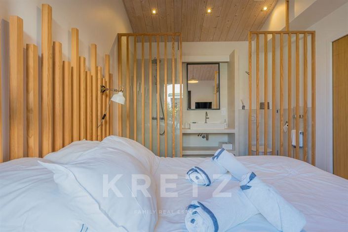 Image No.9-6 Bed House for sale