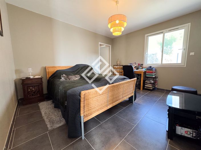 Image No.11-4 Bed House for sale