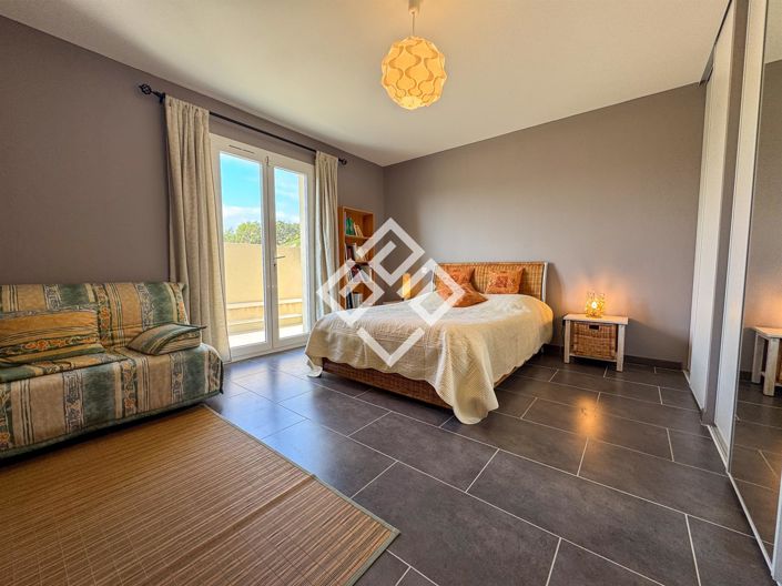 Image No.14-4 Bed House for sale