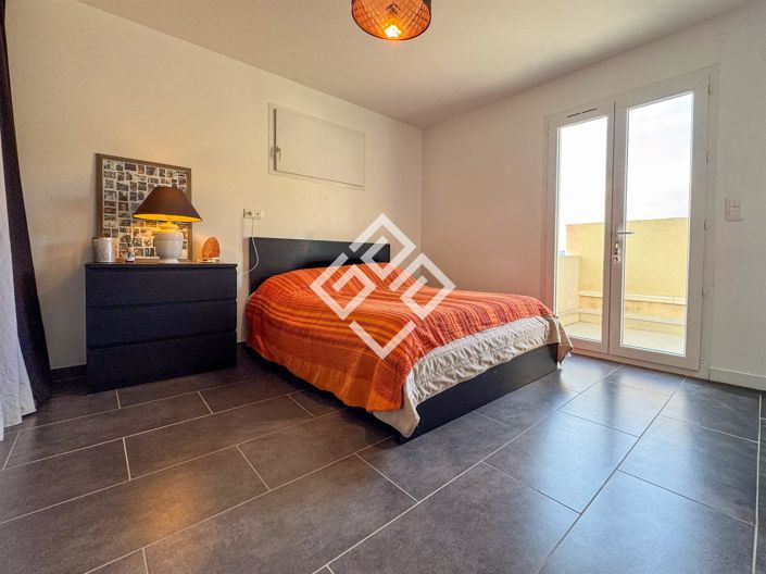 Image No.15-4 Bed House for sale