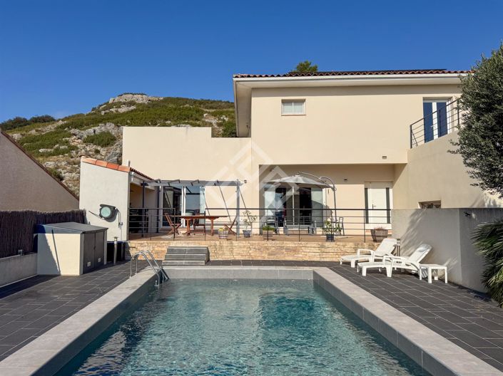 Image No.2-4 Bed House for sale