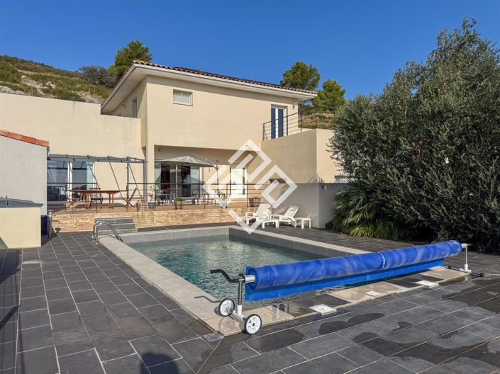 Image No.25-4 Bed House for sale