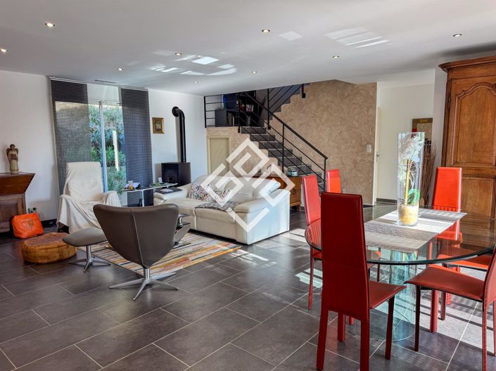 Image No.4-4 Bed House for sale