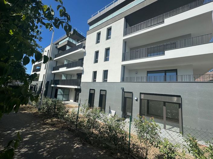 Image No.8-3 Bed Apartment for sale