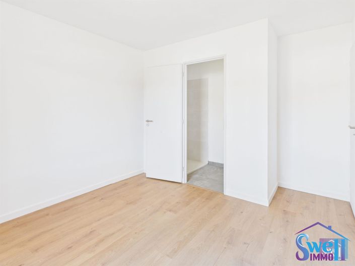 Image No.13-3 Bed House for sale