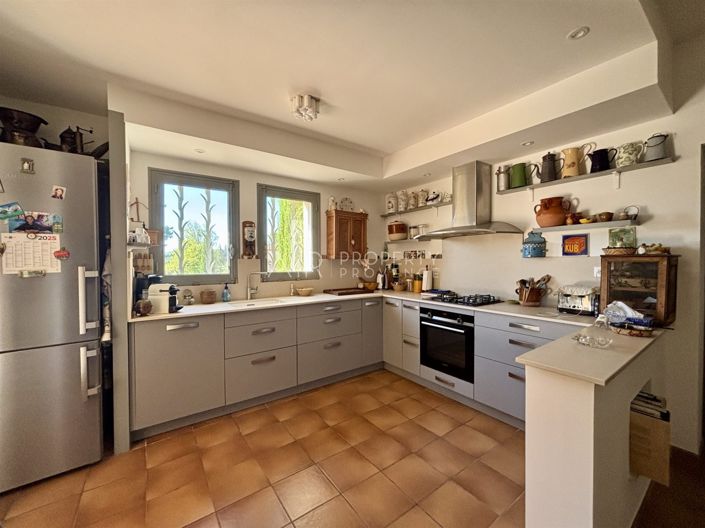 Image No.10-4 Bed House for sale