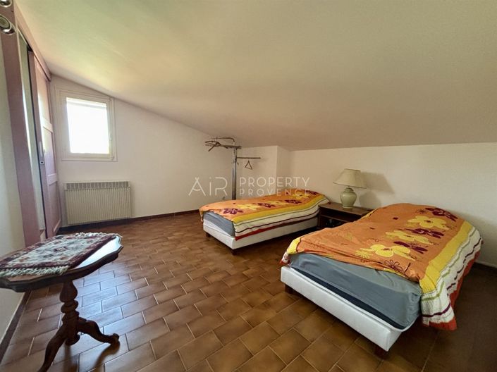 Image No.15-4 Bed House for sale