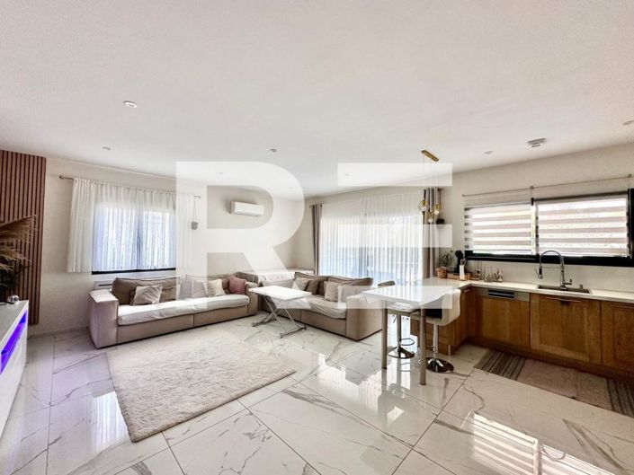 Image No.3-3 Bed House for sale