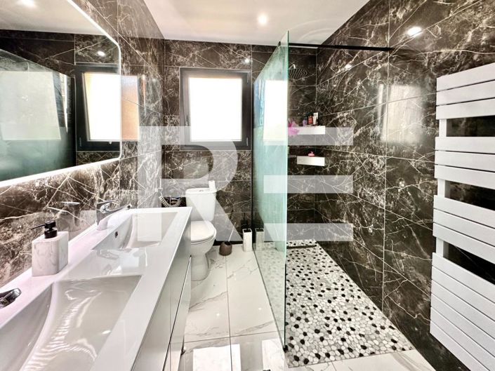 Image No.6-3 Bed House for sale