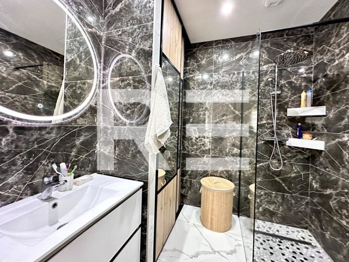 Image No.9-3 Bed House for sale