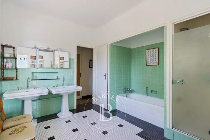 Image No.23-14 Bed House for sale