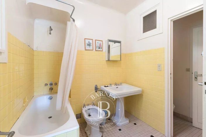 Image No.32-14 Bed House for sale