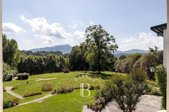 Image No.9-14 Bed House for sale