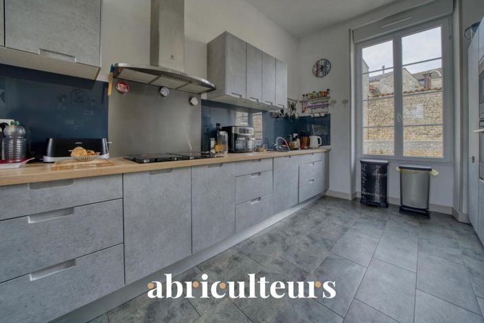 Image No.3-4 Bed House for sale