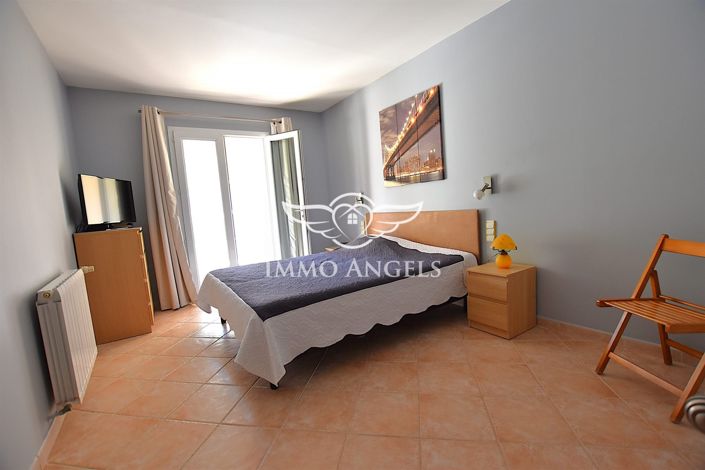 Image No.13-5 Bed Property for sale