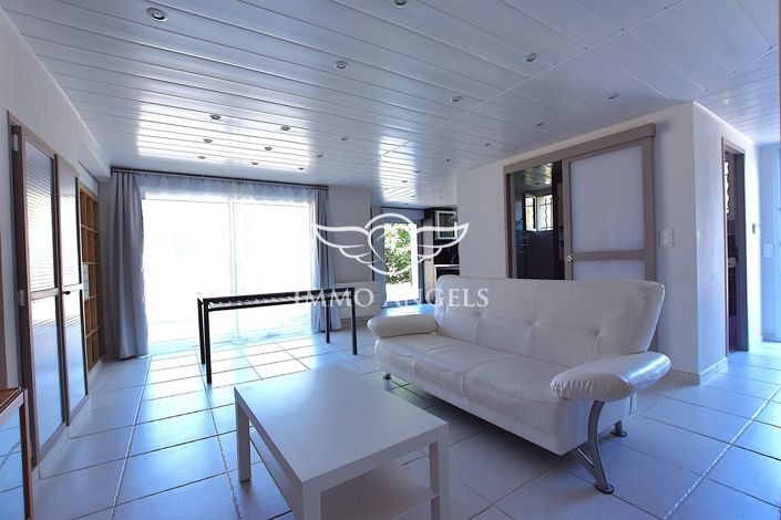 Image No.20-5 Bed Property for sale