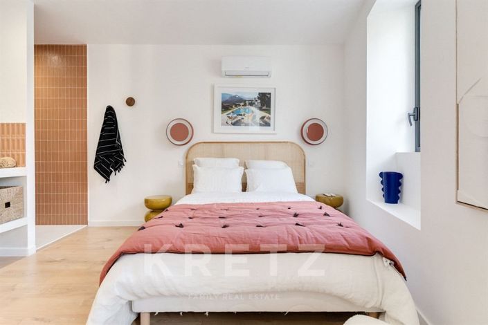 Image No.8-2 Bed House for sale