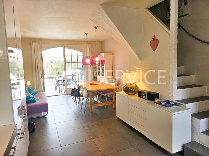 Image No.4-2 Bed House for sale