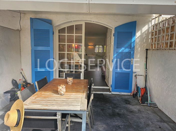 Image No.6-2 Bed House for sale