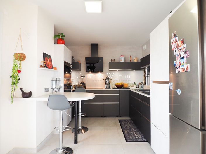 Image No.11-3 Bed Apartment for sale