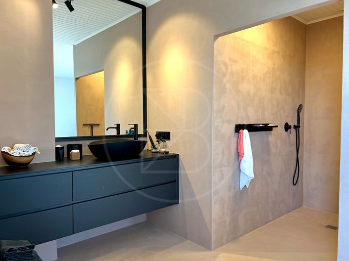 Image No.15-6 Bed House for sale