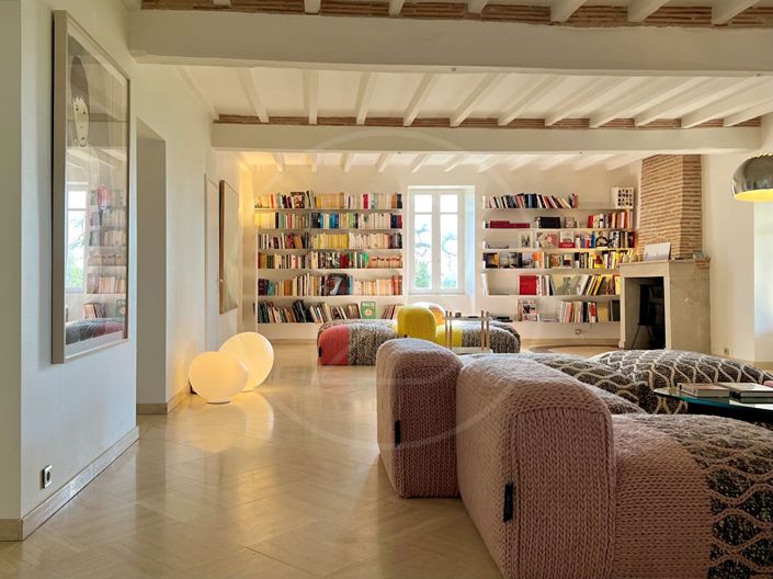 Image No.5-6 Bed House for sale