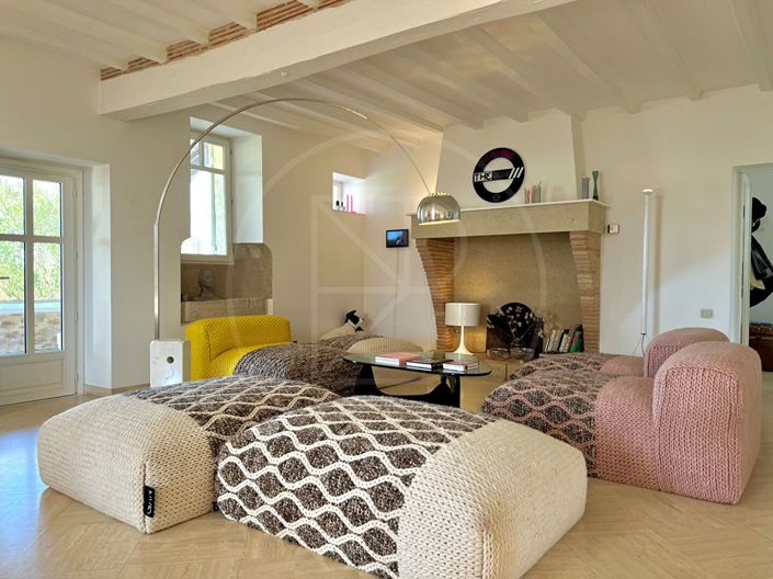 Image No.6-6 Bed House for sale