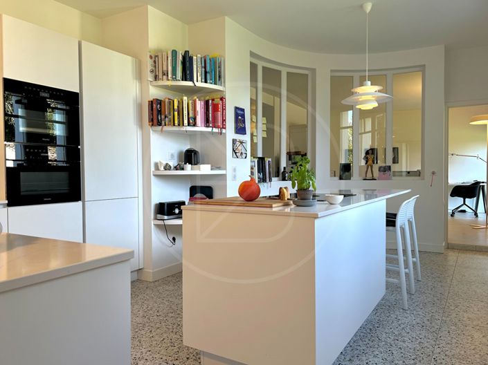 Image No.9-6 Bed House for sale