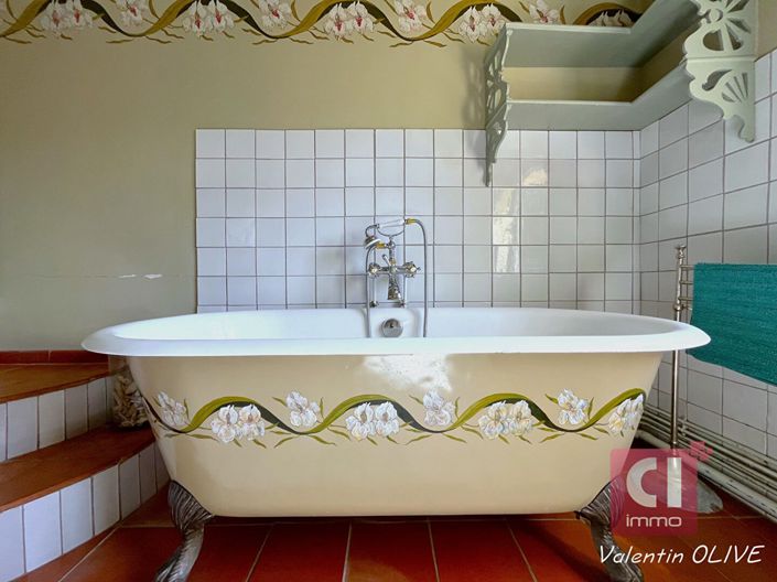 Image No.8-4 Bed House for sale