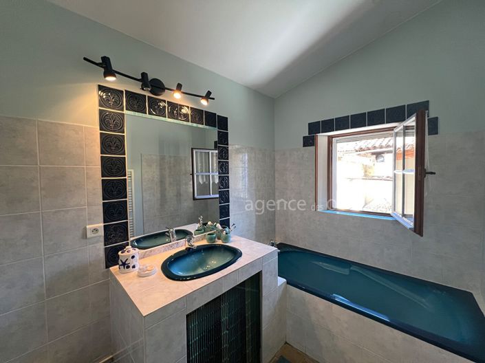 Image No.12-3 Bed House for sale