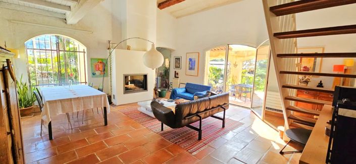 Image No.2-5 Bed House for sale