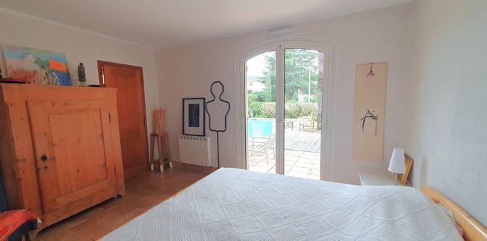 Image No.6-5 Bed House for sale