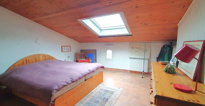 Image No.7-5 Bed House for sale