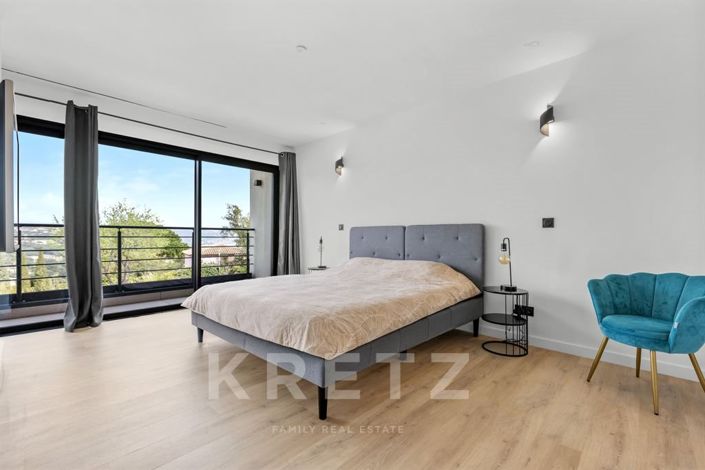 Image No.10-5 Bed House for sale