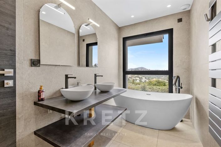 Image No.13-5 Bed House for sale